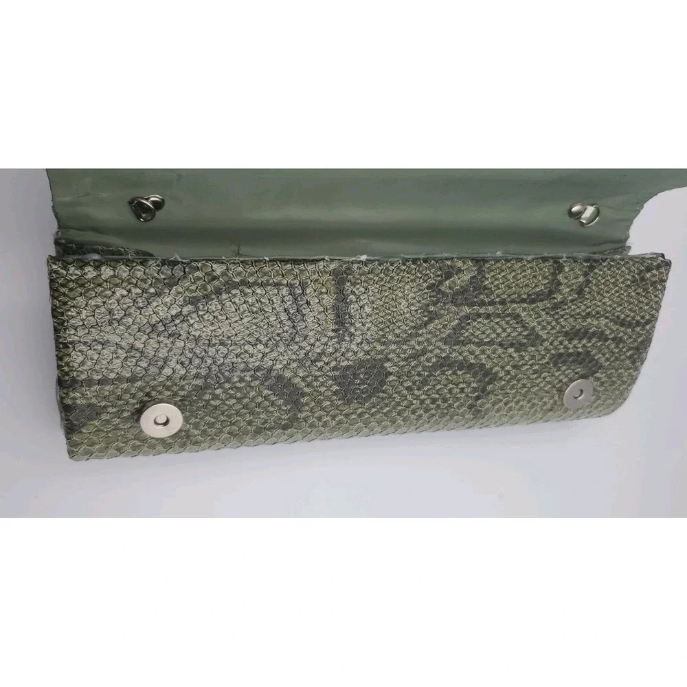Bijoux Terner Green Faux Snake Skin Clutch Purse Handbag 12‎ x 5 x 1.5